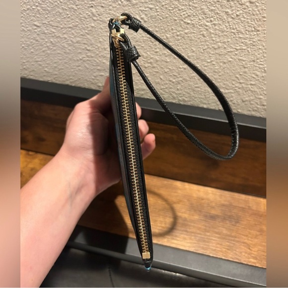 ❤️ Coach Teal and Black Checkered Wristlet - Picture 8 of 8